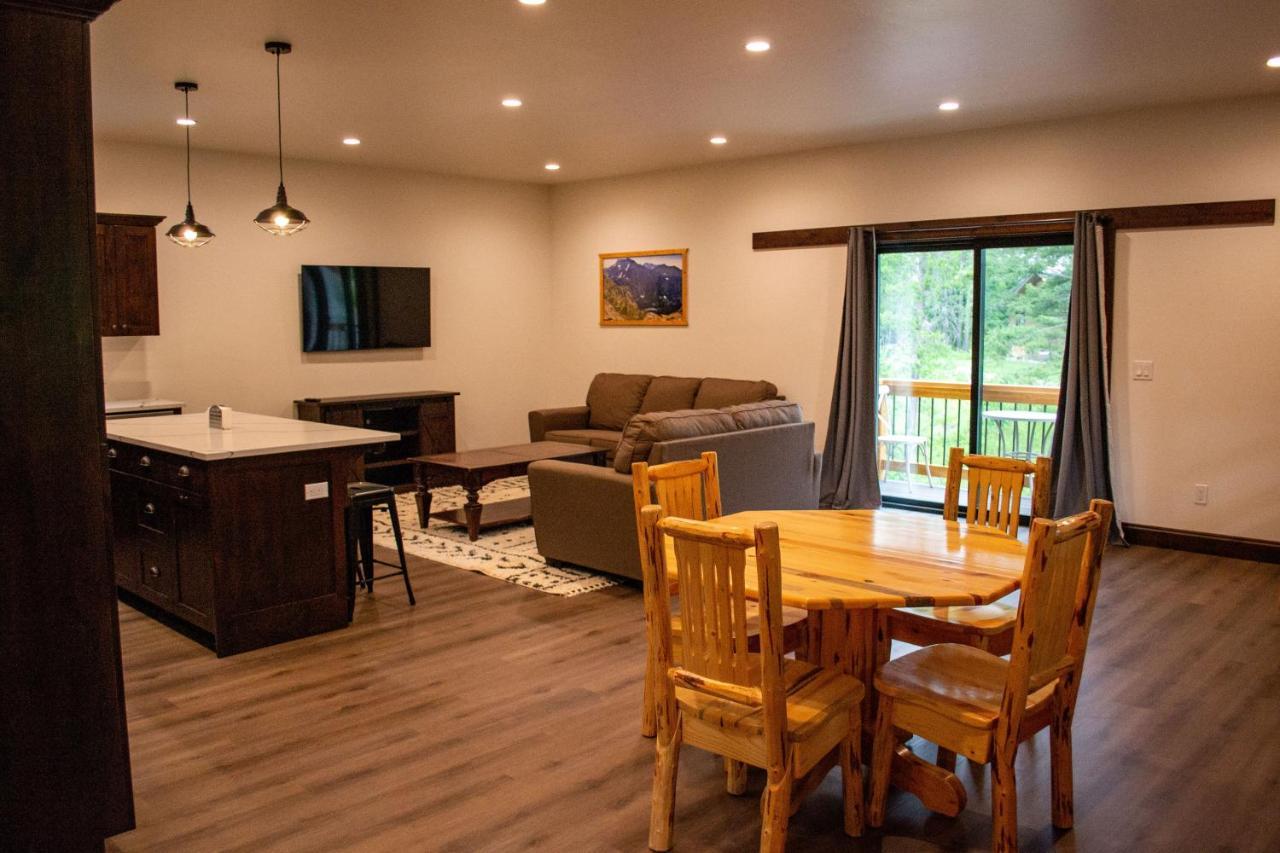 Glacier Homestead Coram Ngoại thất bức ảnh