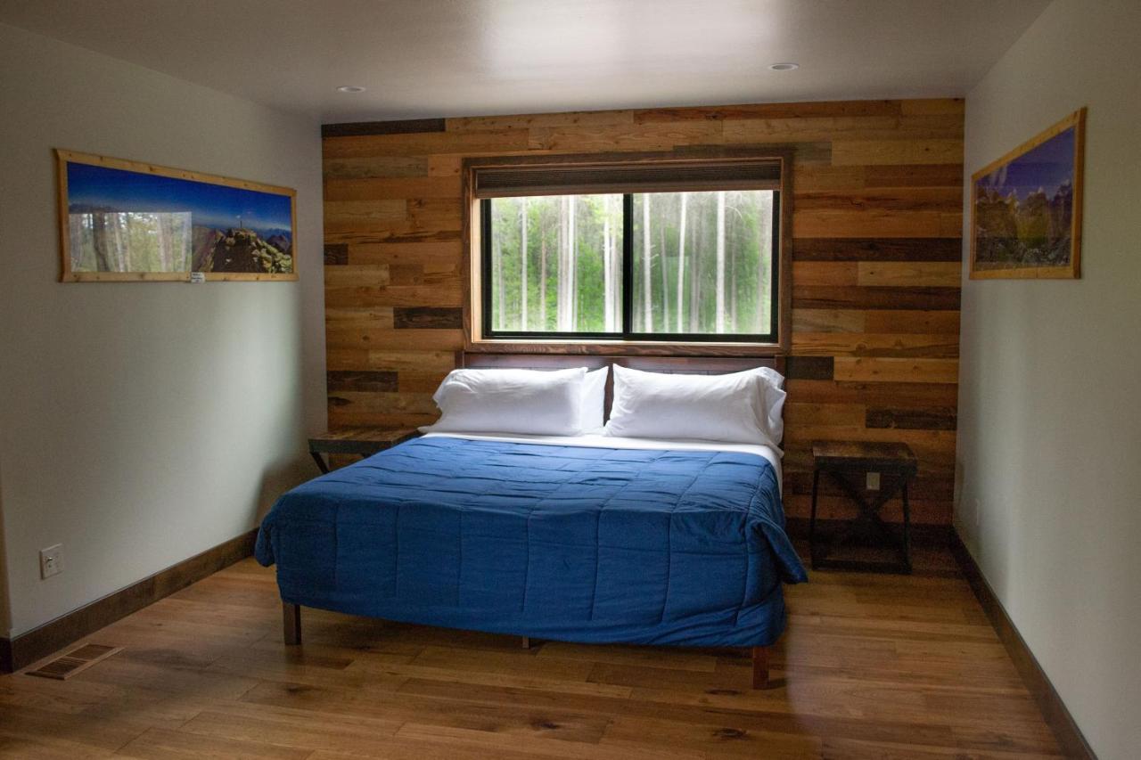 Glacier Homestead Coram Ngoại thất bức ảnh