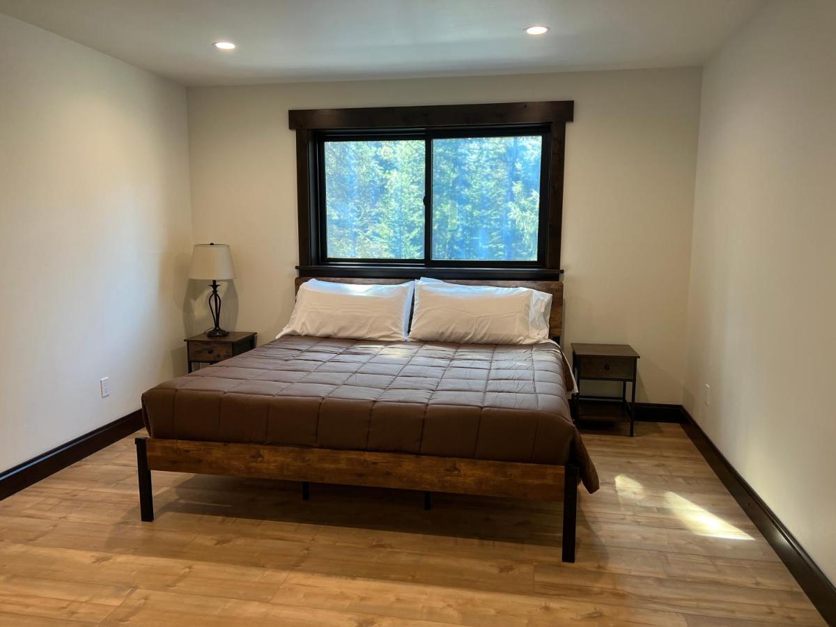 Glacier Homestead Coram Ngoại thất bức ảnh