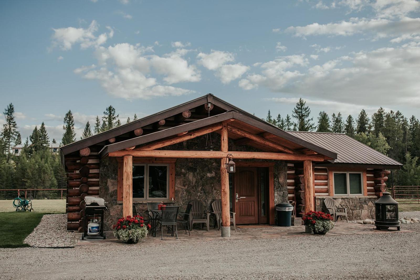 Glacier Homestead Coram Ngoại thất bức ảnh