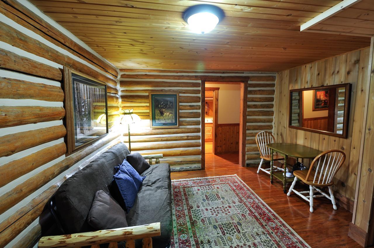 Glacier Homestead Coram Ngoại thất bức ảnh