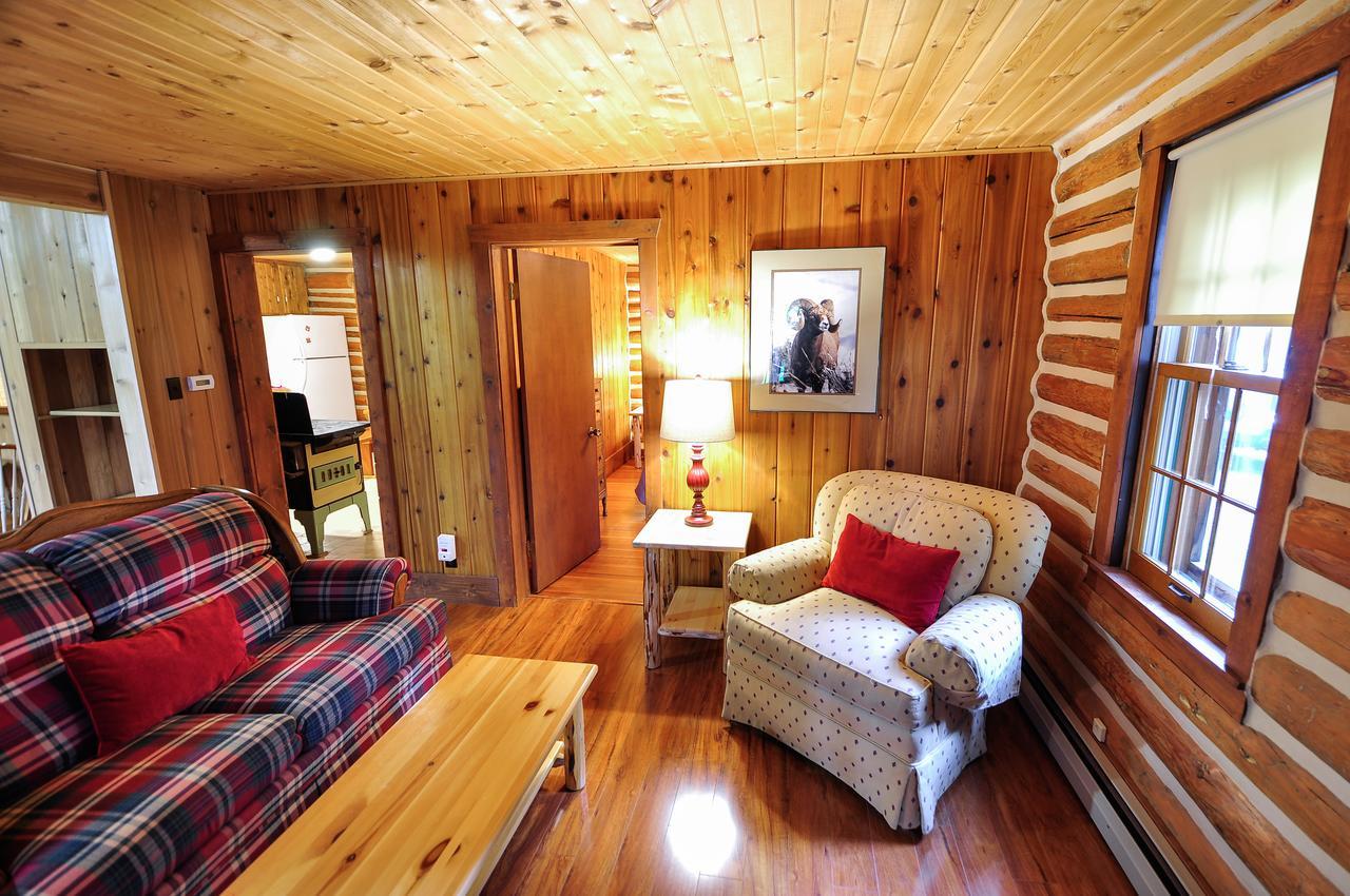 Glacier Homestead Coram Ngoại thất bức ảnh