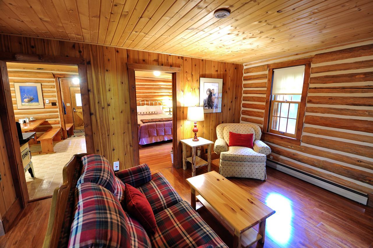 Glacier Homestead Coram Ngoại thất bức ảnh