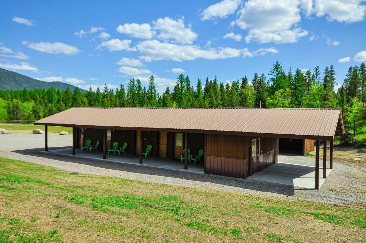 Glacier Homestead Coram Ngoại thất bức ảnh